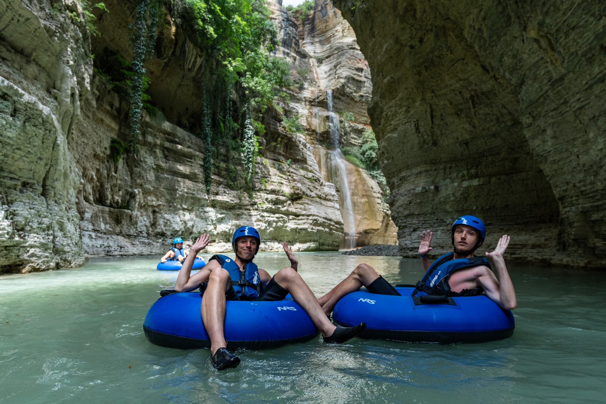 Osumi Canyon Adventure - Rafting & Tubing photo 2