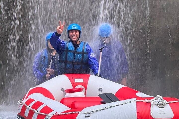 Osumi Canyon Adventure - Rafting & Tubing photo 10
