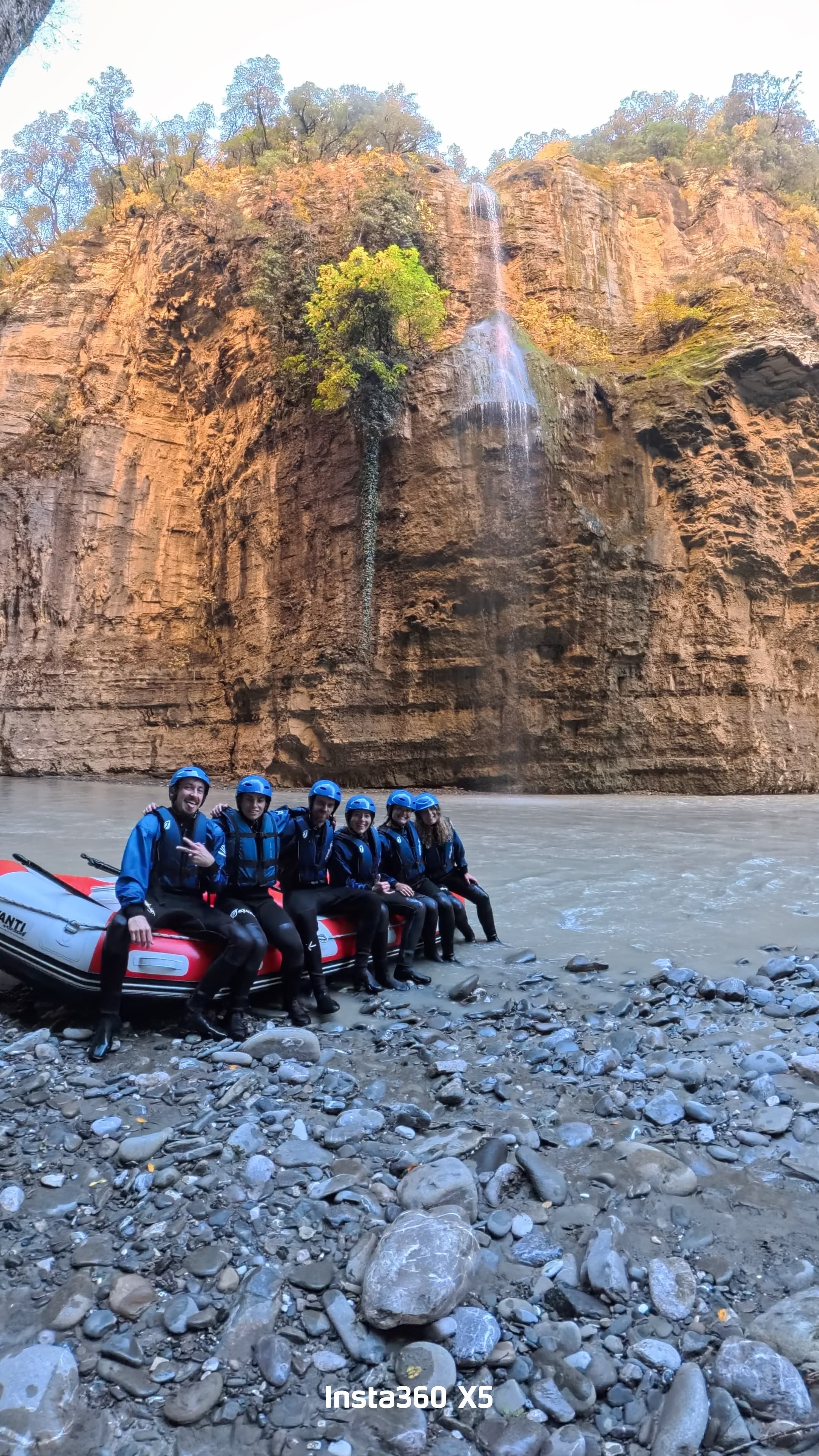 Osumi Canyon Adventure - Rafting & Tubing photo 33