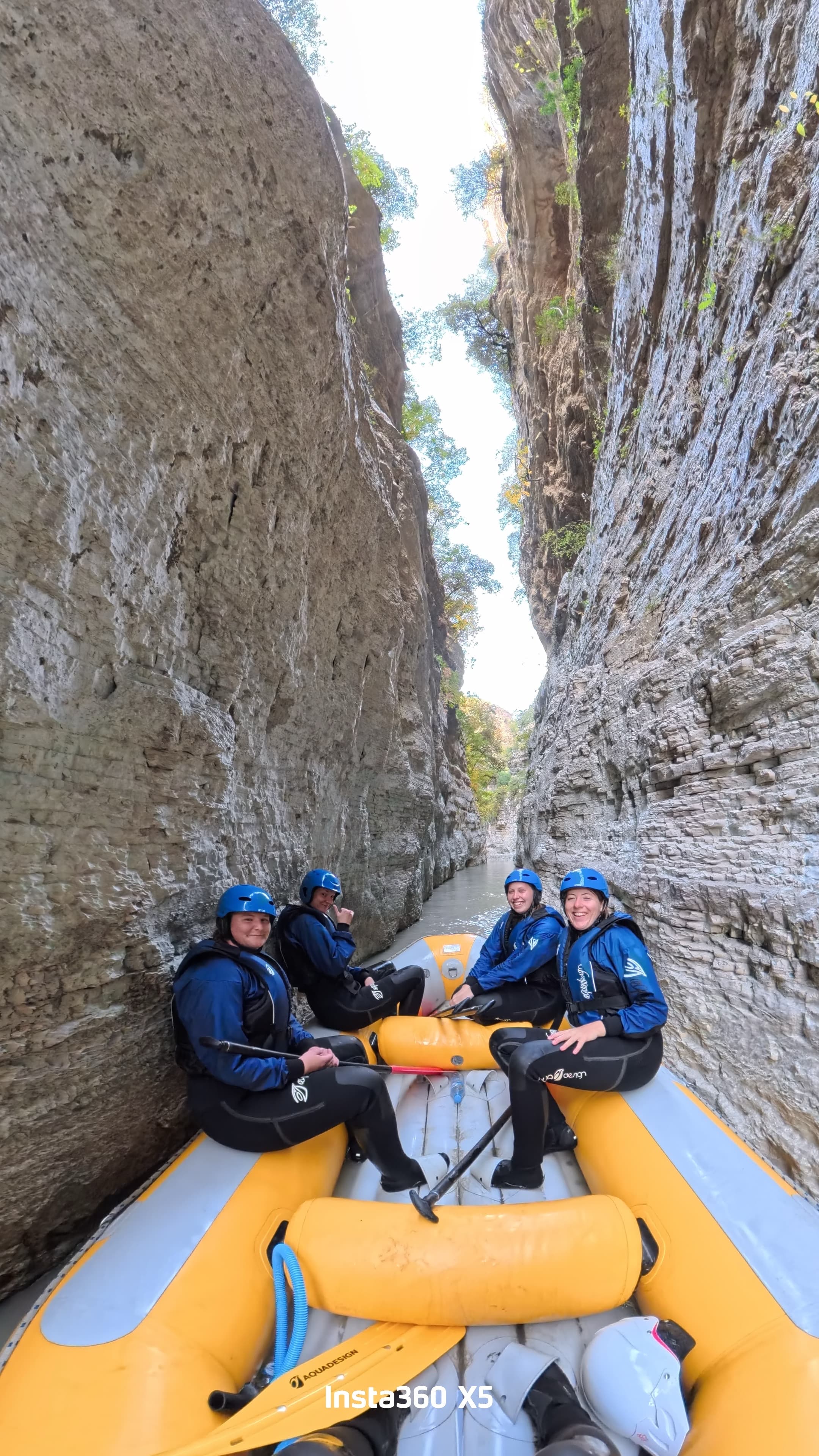 Osumi Canyon Adventure - Rafting & Tubing photo 24